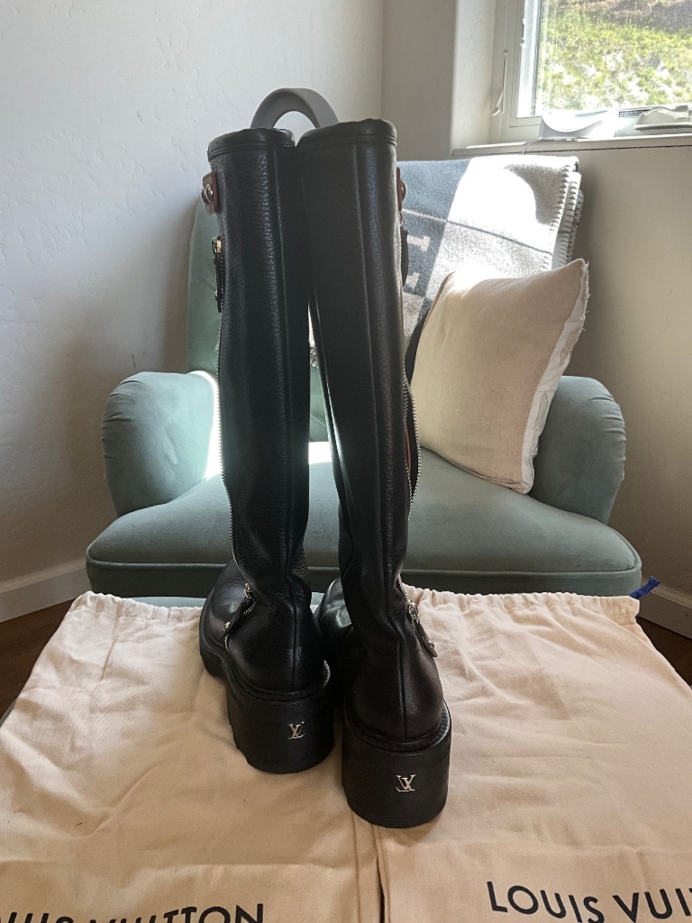 Louis Vuitton boots / LV BEAUBOURG HIGH BOOT - Picture 5 of 9